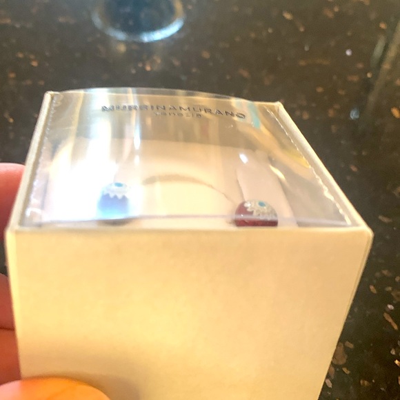 Murrinamurano glass pierced floral stud earrings new w/o tags - Picture 4 of 4